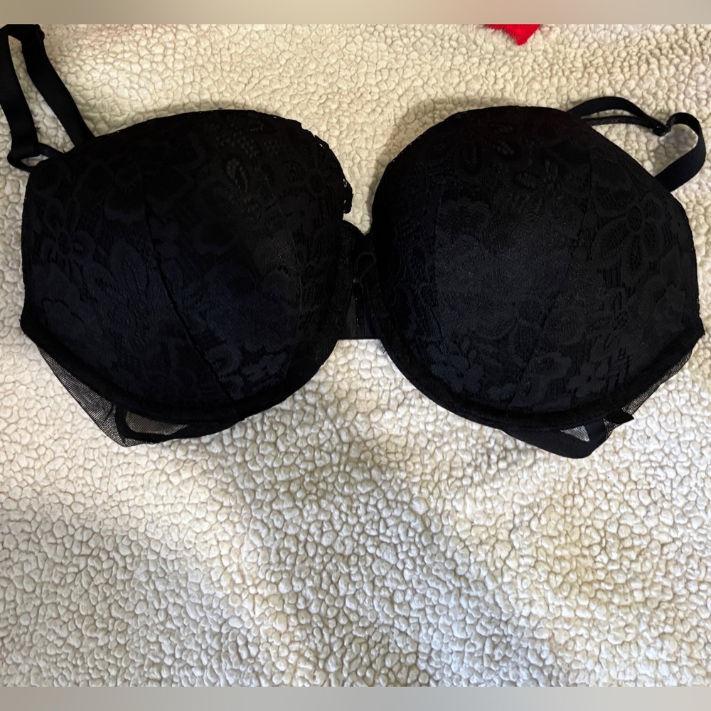 PINK Victoria’s Secret Black Lace Push-Up Bra-size 34DD
